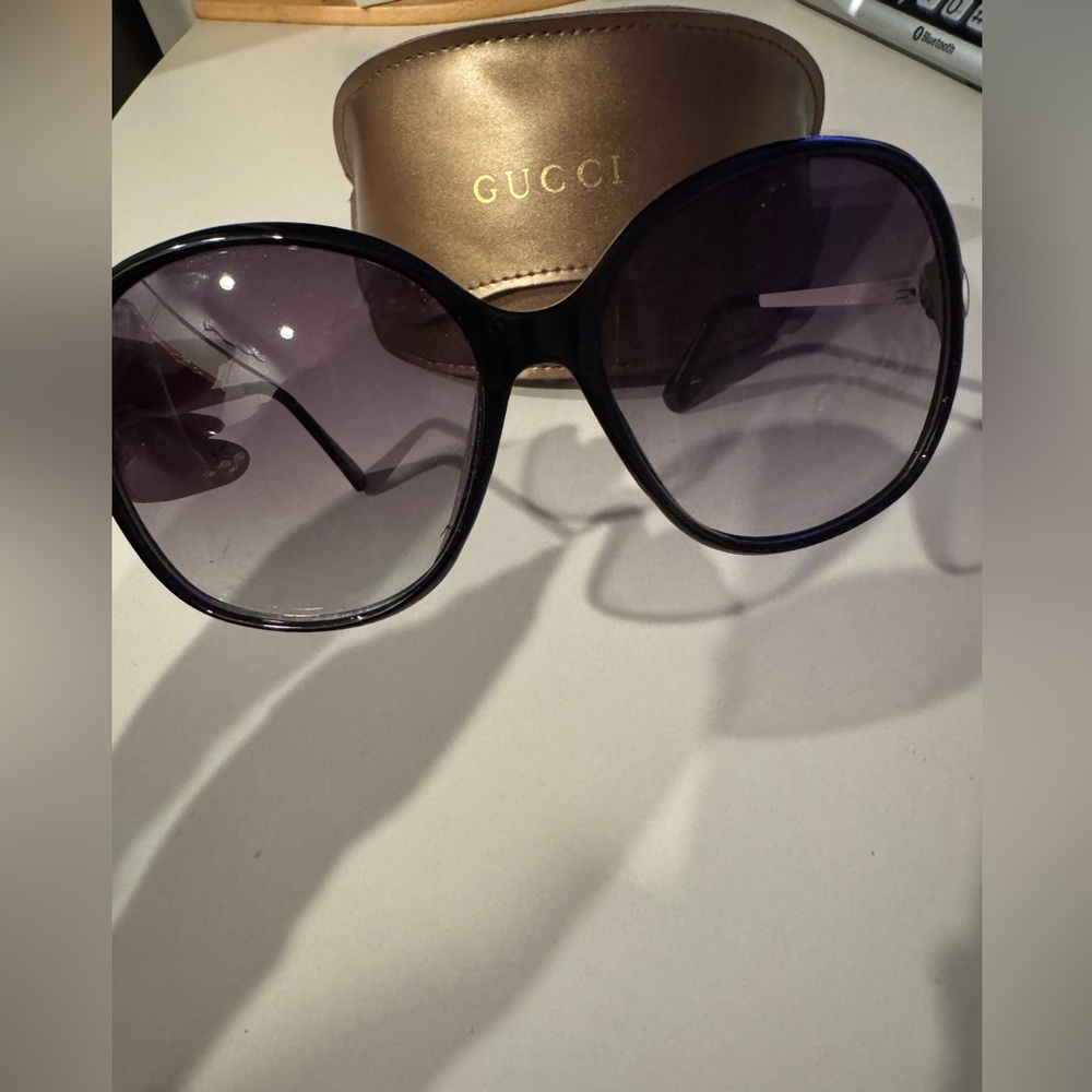 Gucci Black Oversized Women's Sunglasses
